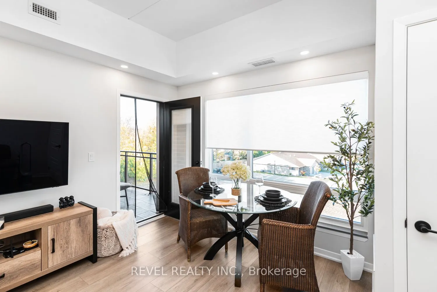 3998 Victoria Avenue #408