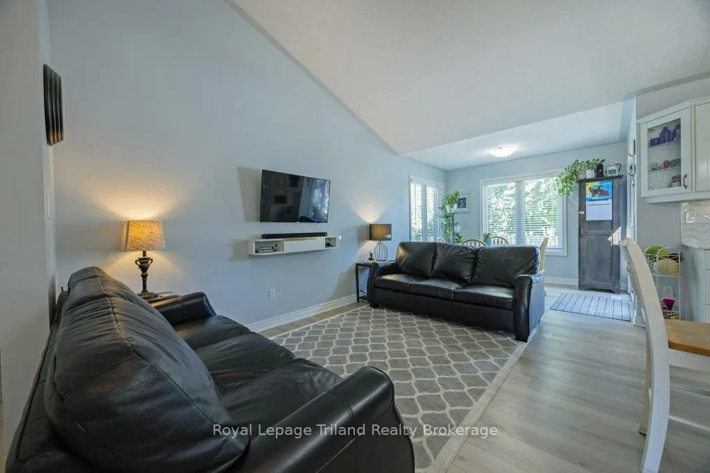 12 Graydon Drive
