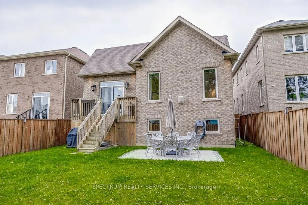 35 Chaumont Drive