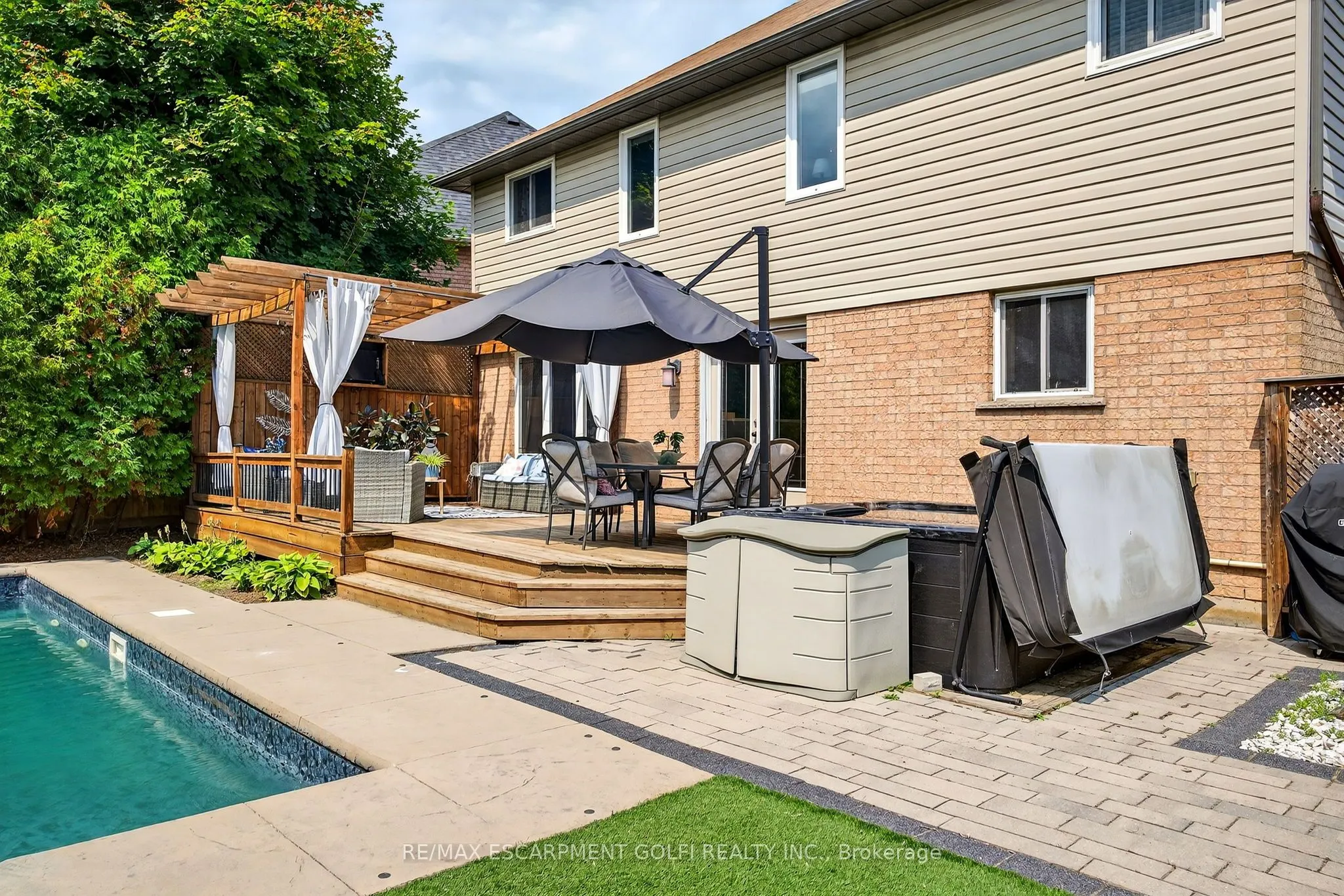 27 Surrey Drive
