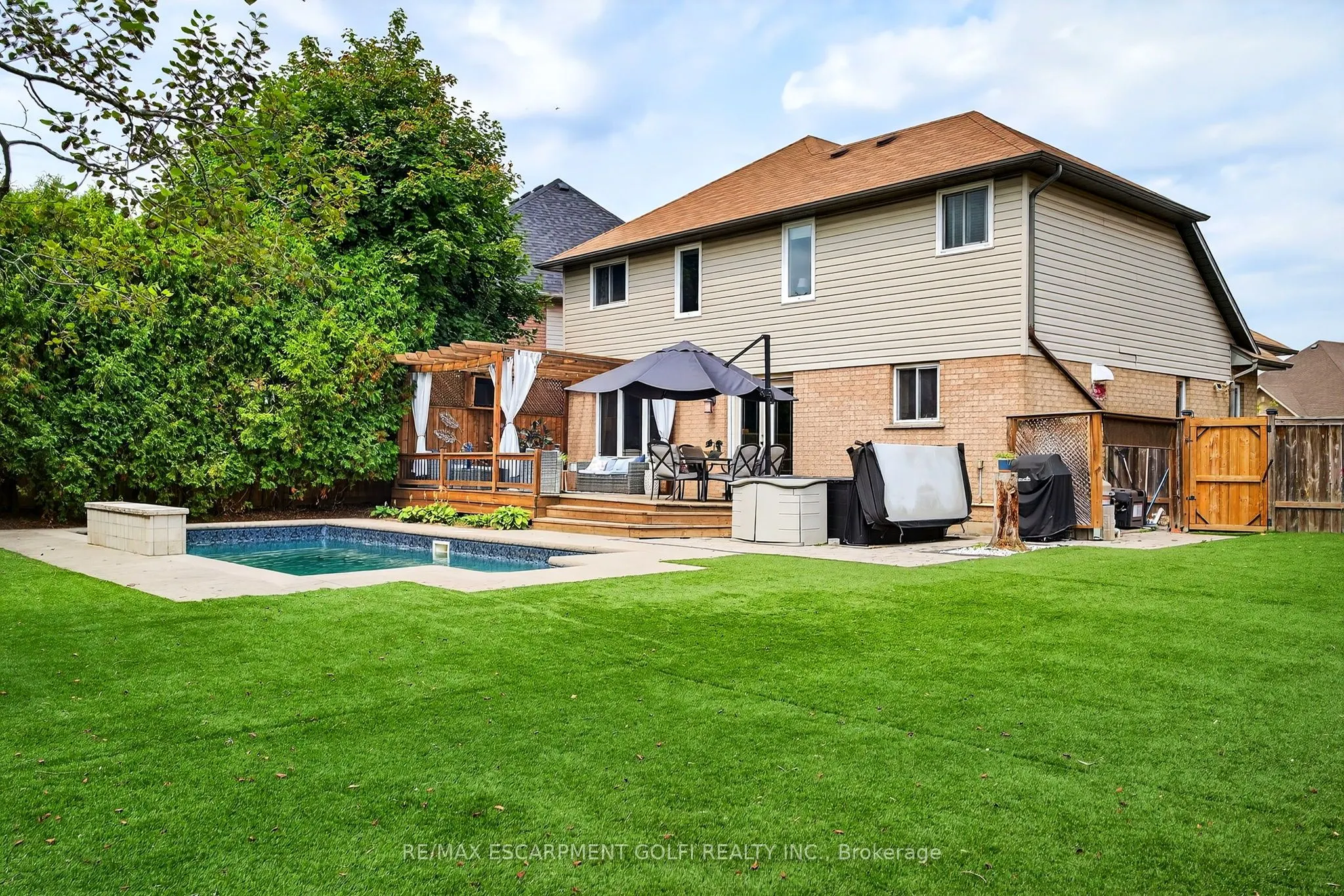 27 Surrey Drive