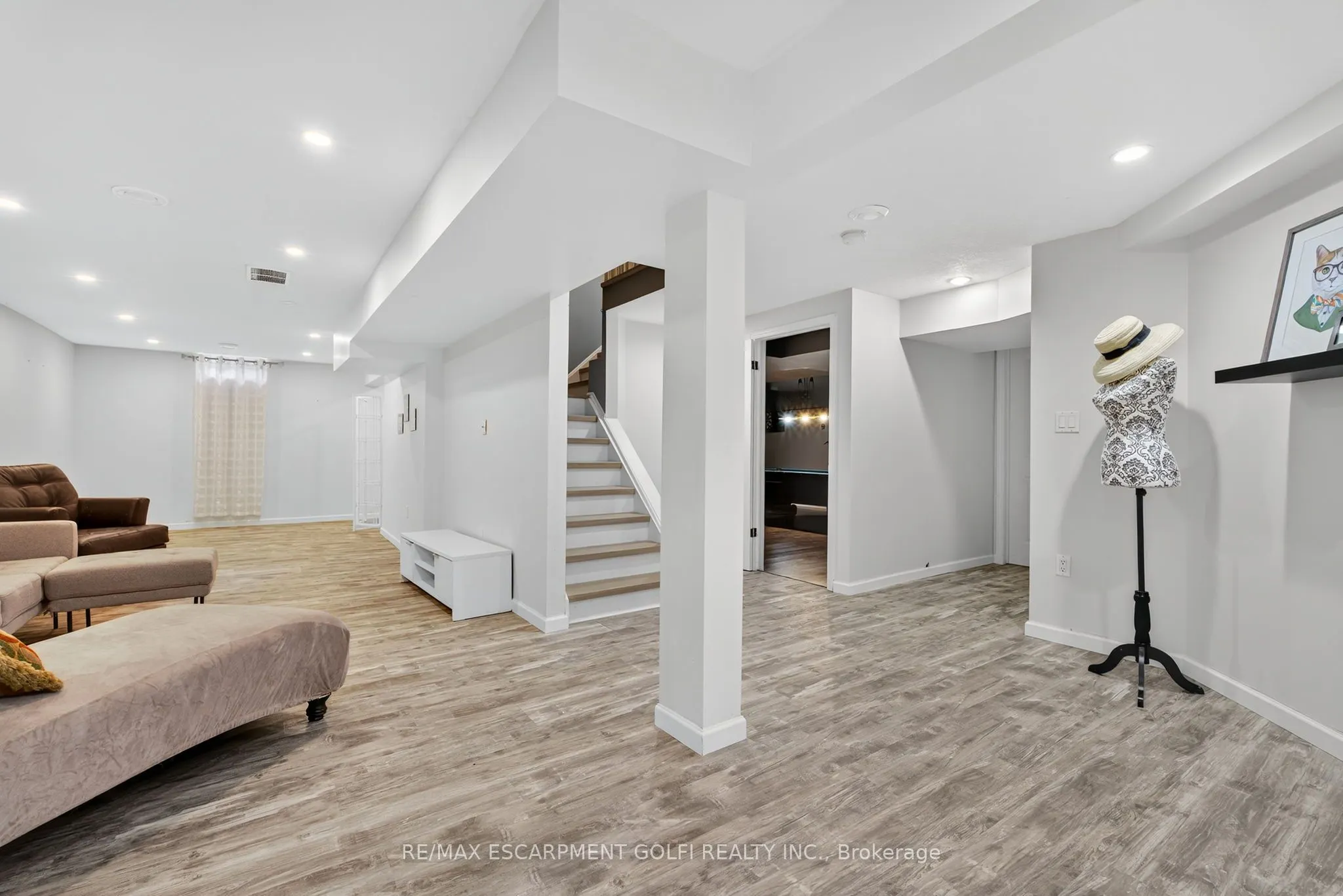 27 Surrey Drive