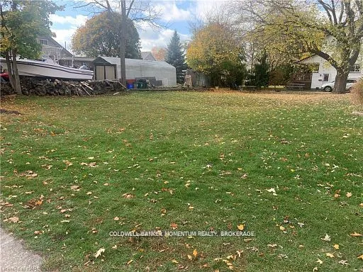 W/S FIELDEN Avenue