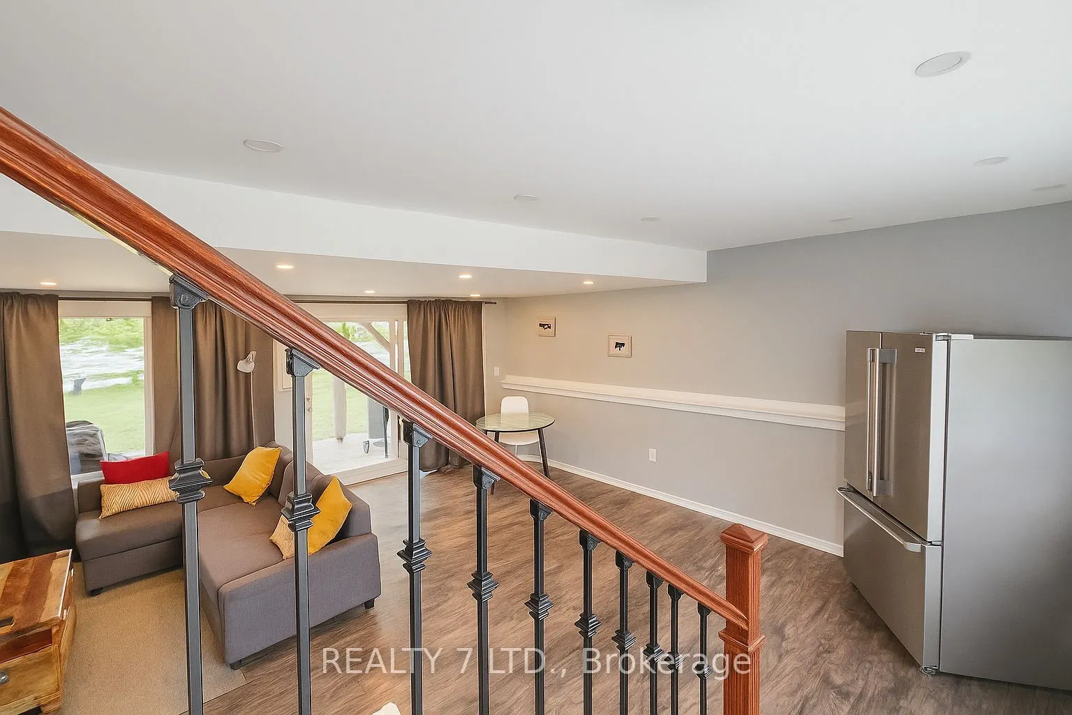 22 LAWRENCE Street N
