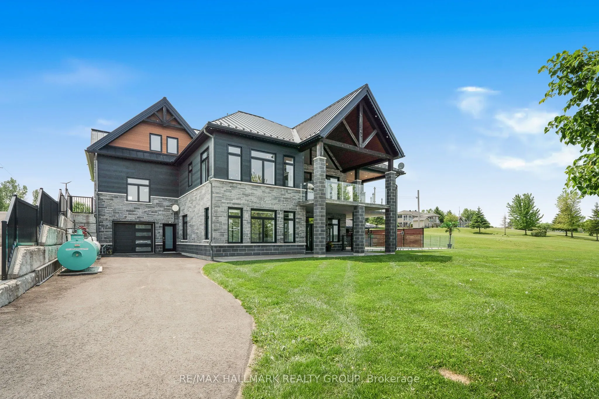 3795 CONCESSION 1 Street