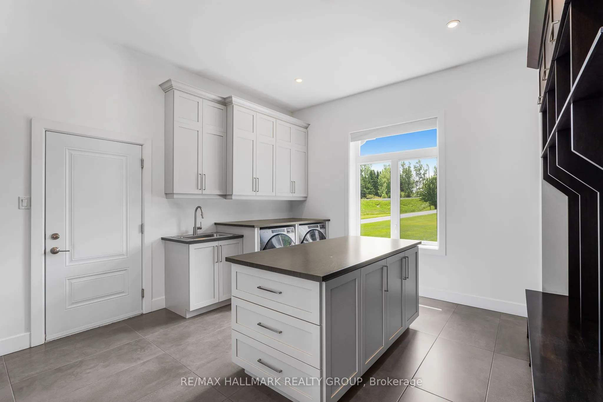 3795 CONCESSION 1 Street