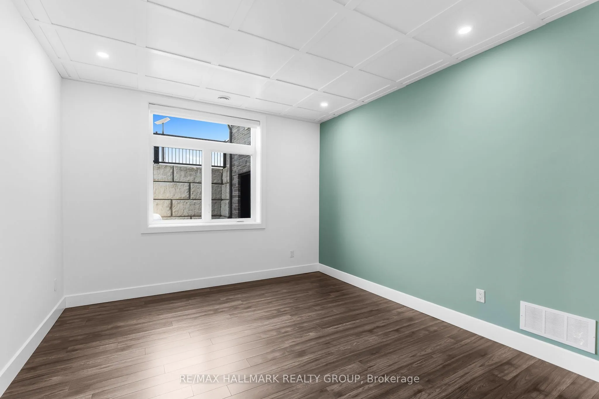 3795 CONCESSION 1 Street