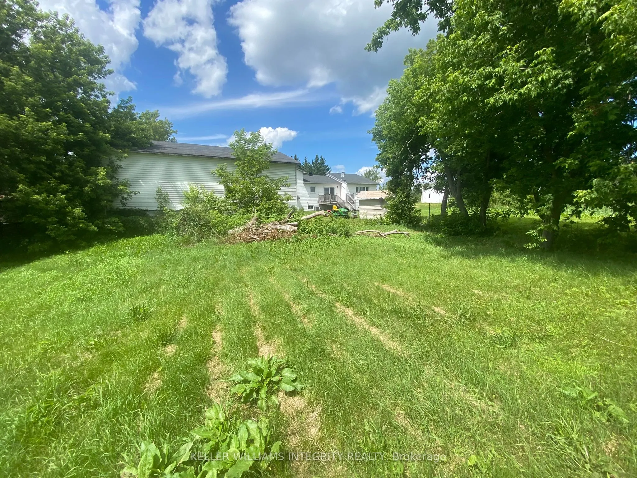2415 DU LAC Road