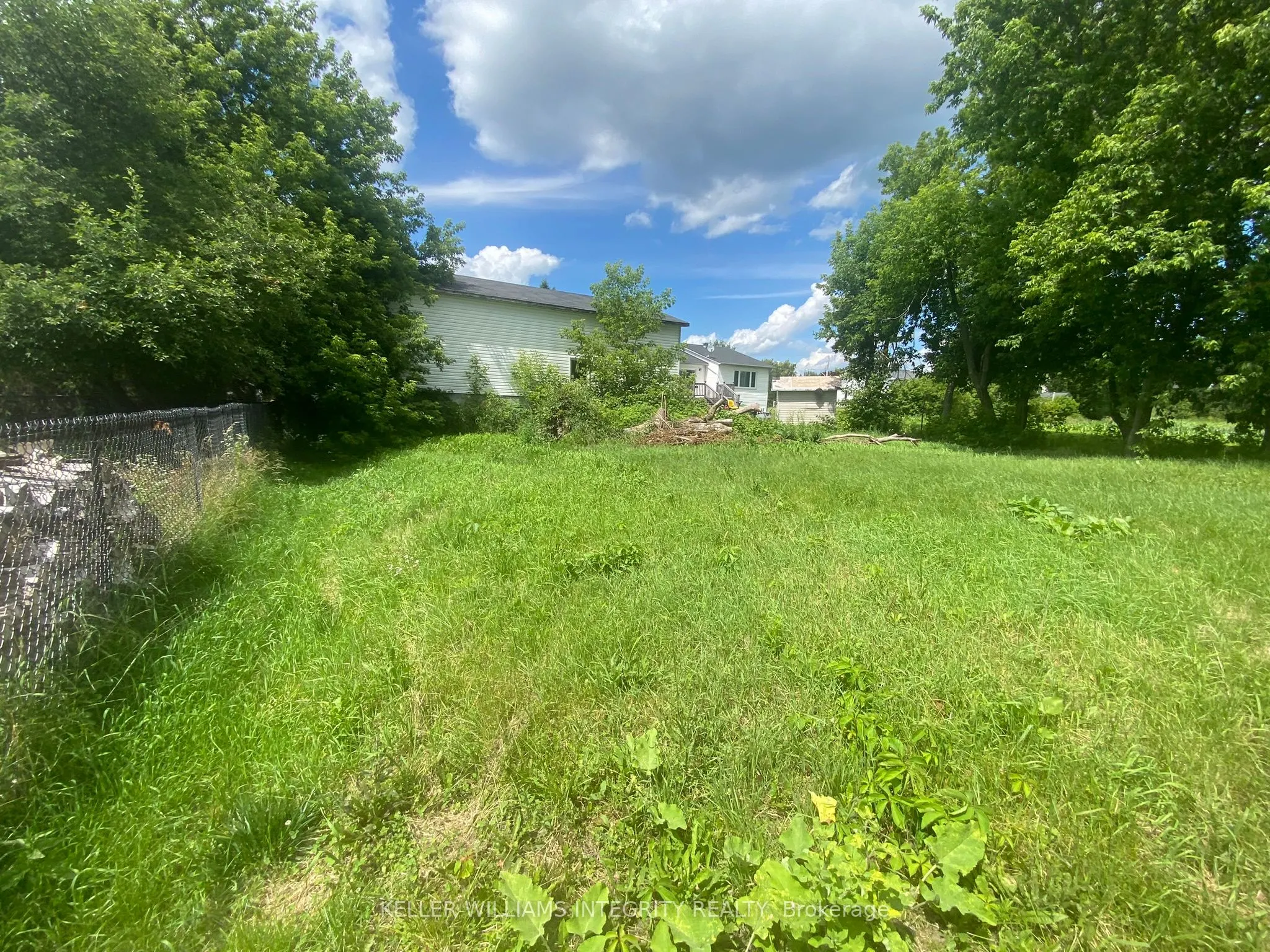 2415 DU LAC Road