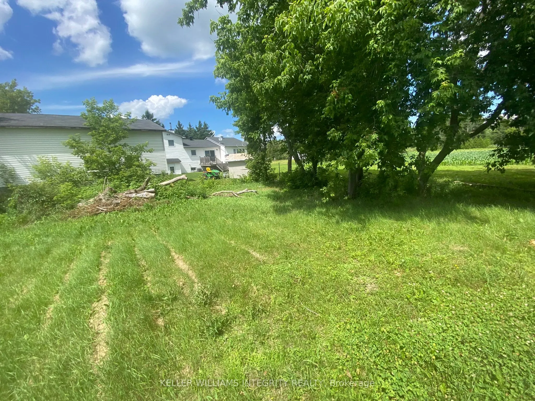 2415 DU LAC Road