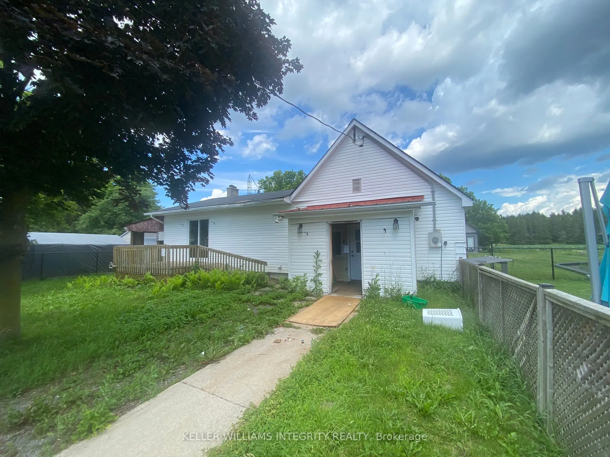 2415 DU LAC Road