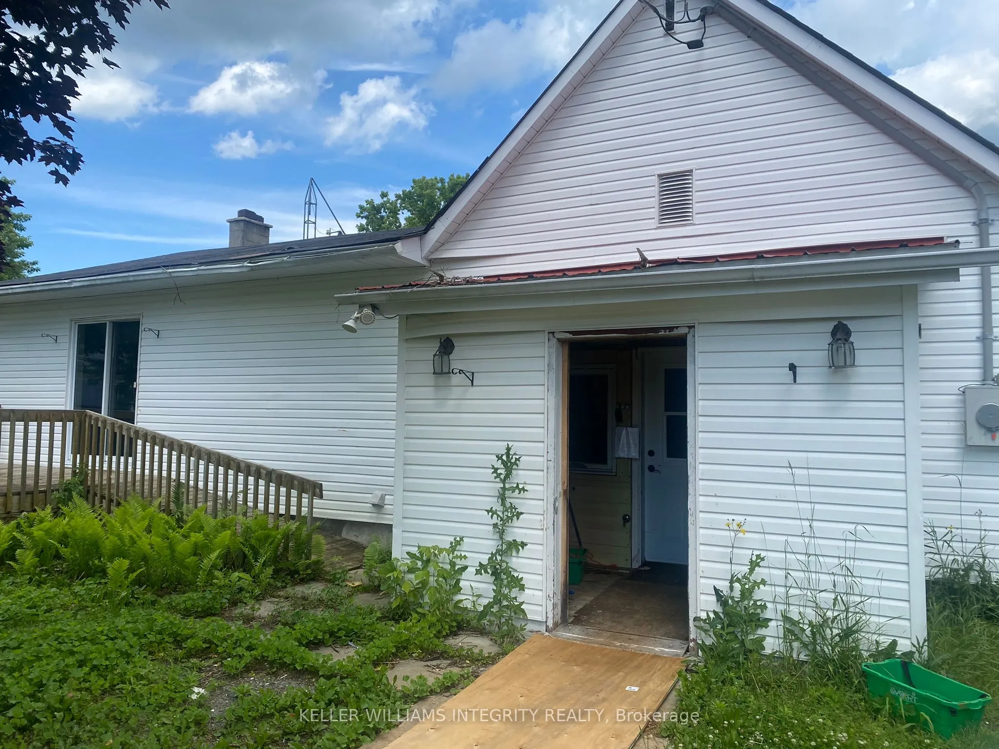 2415 DU LAC Road