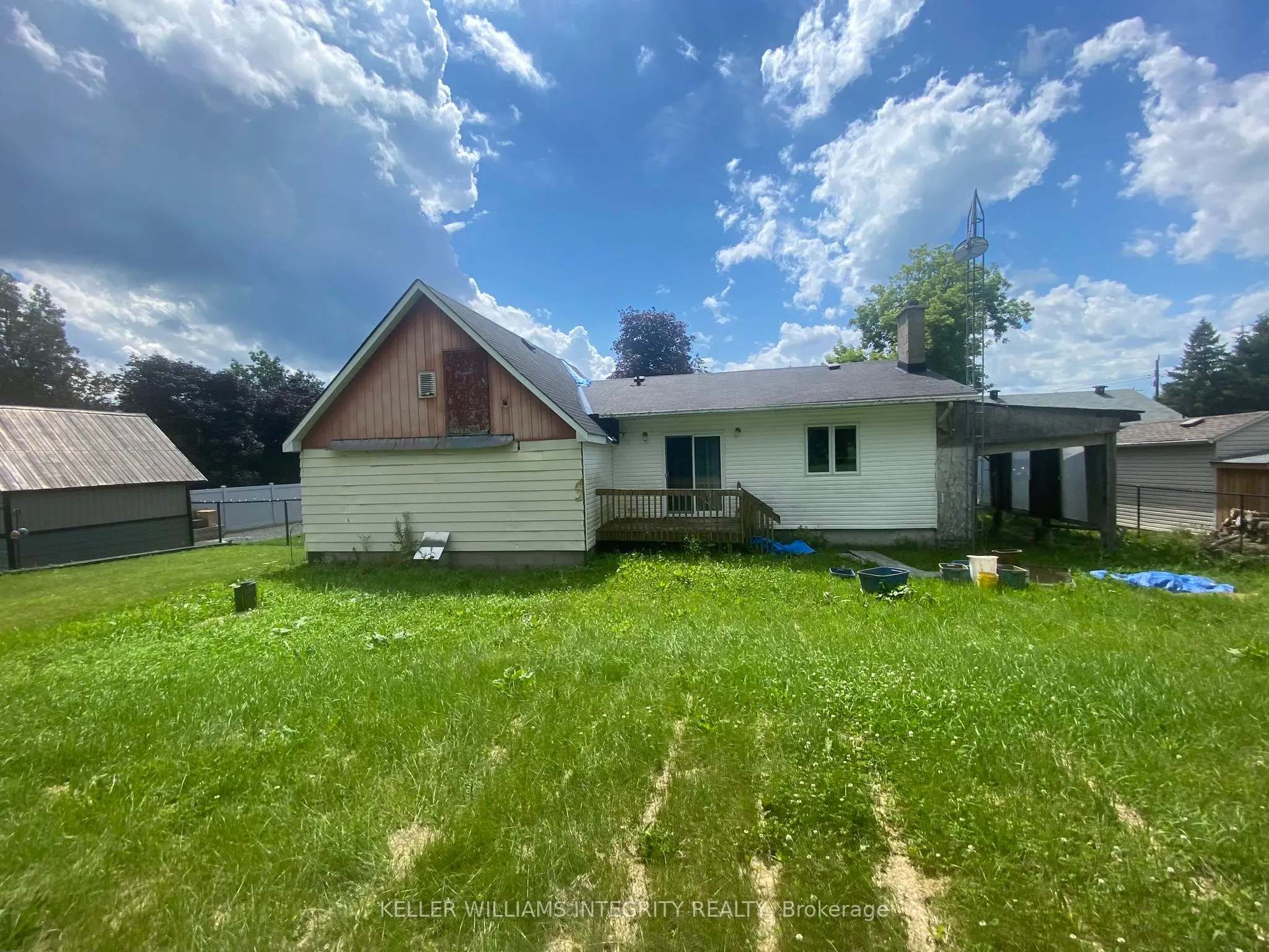 2415 DU LAC Road