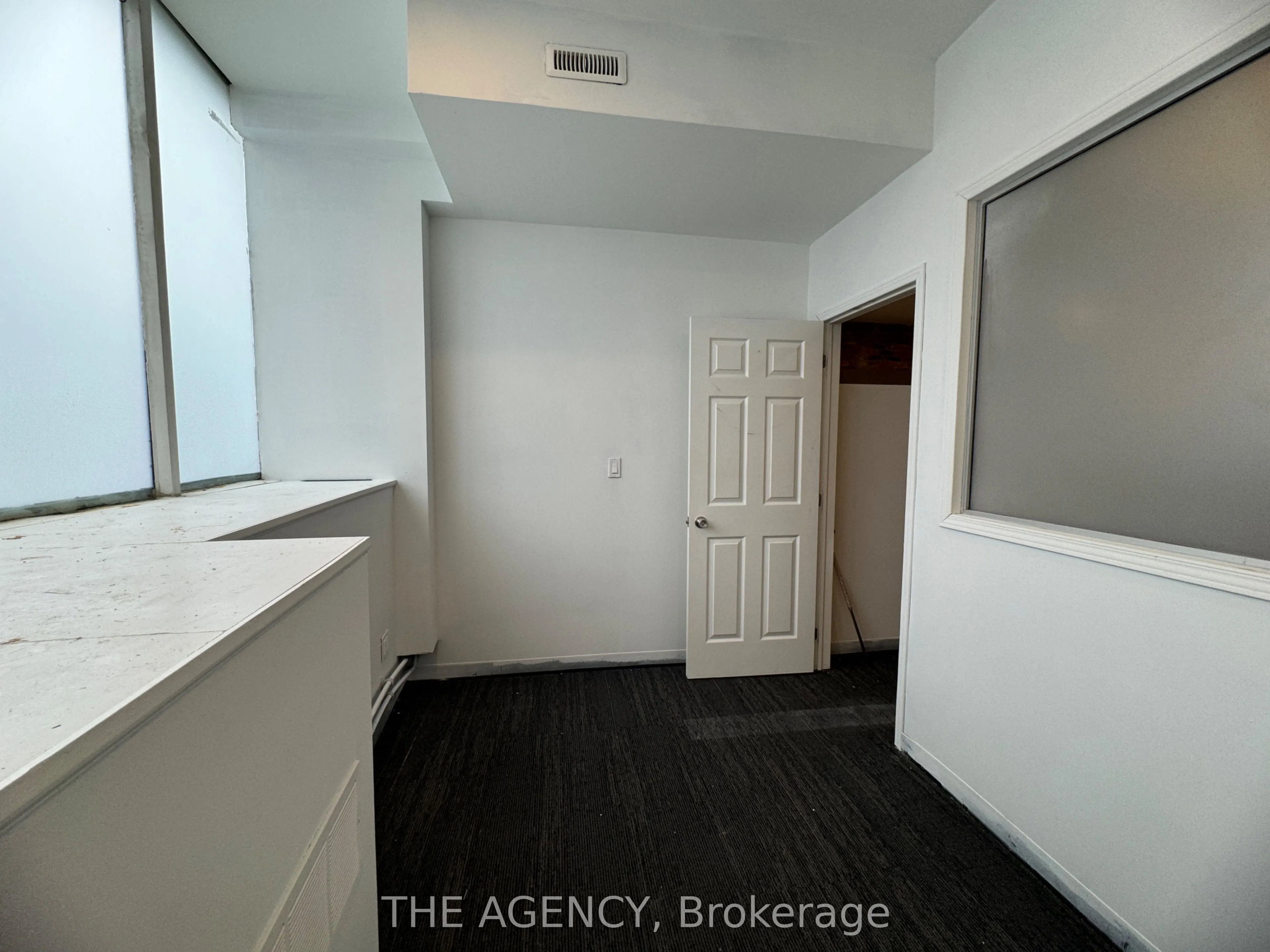 139 John Street S
