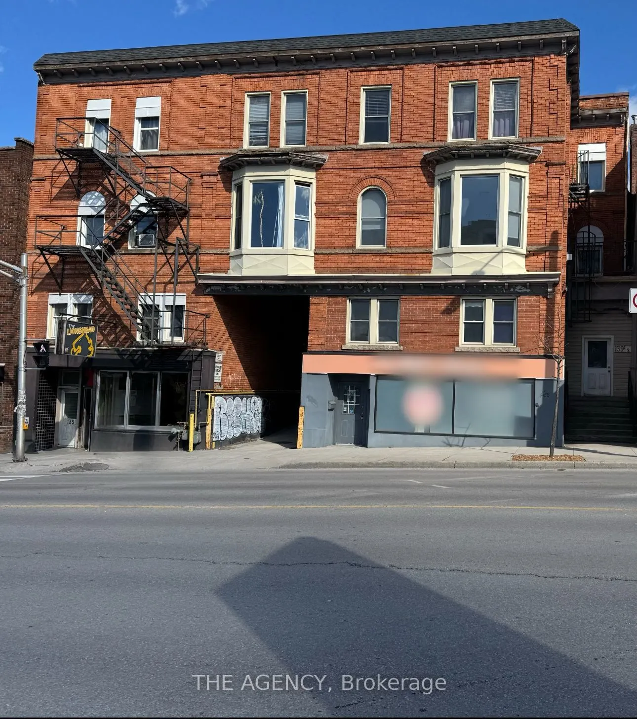 139 John Street S
