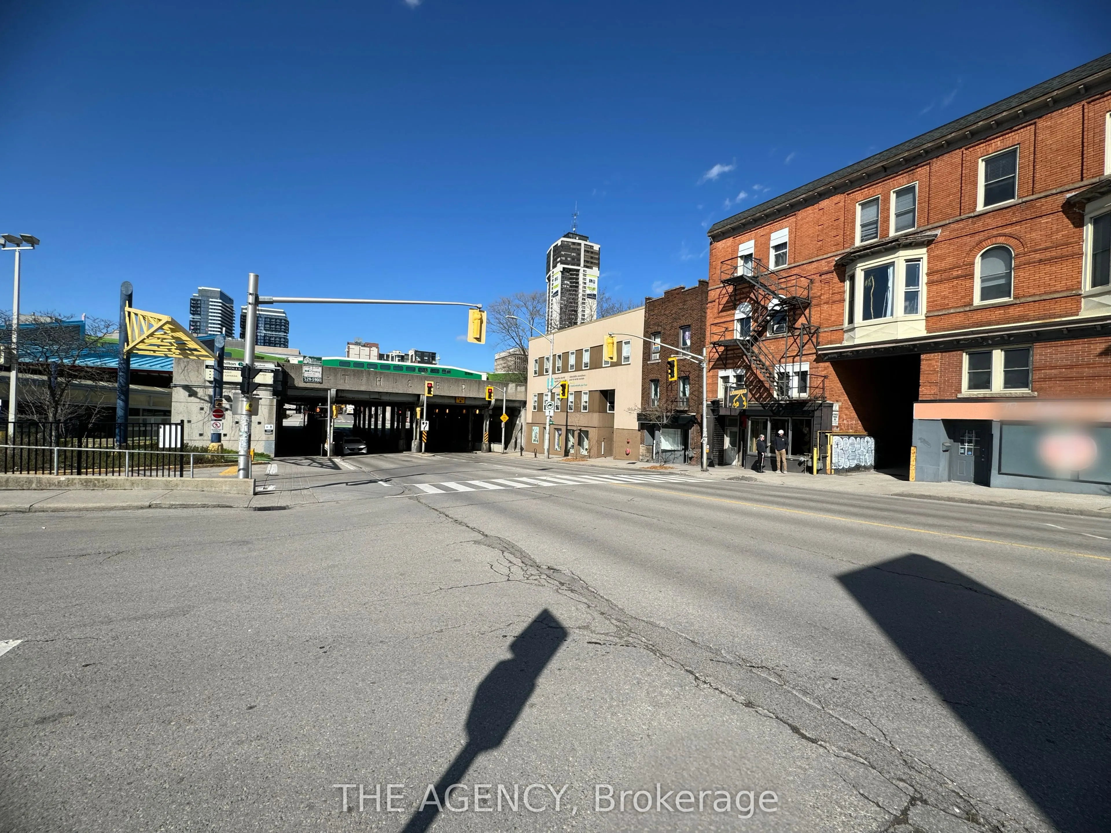 139 John Street S