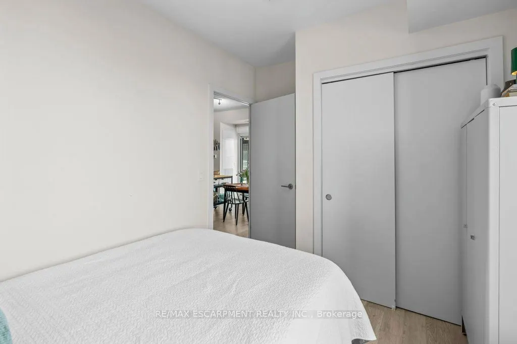 212 King William Street E, #415