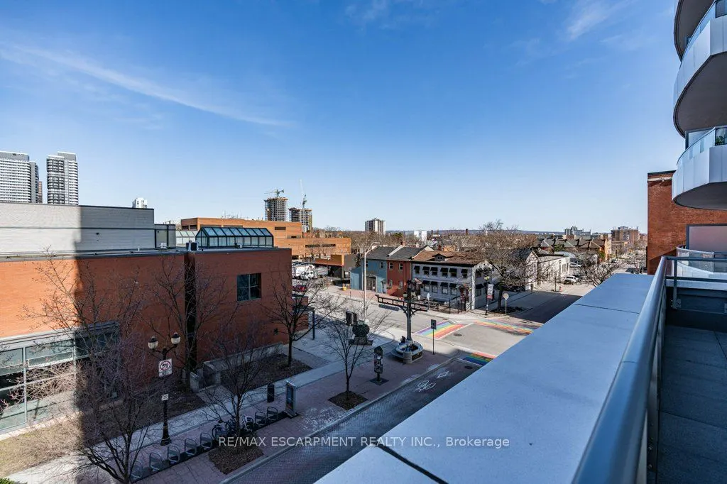 212 King William Street E, #415