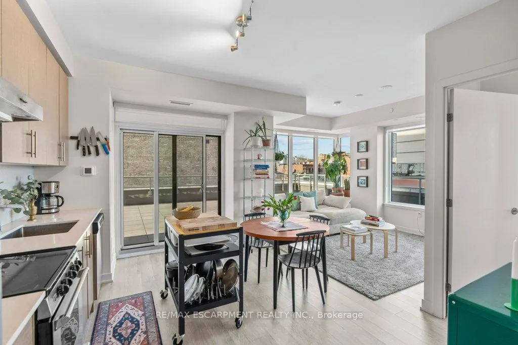 212 King William Street E, #415