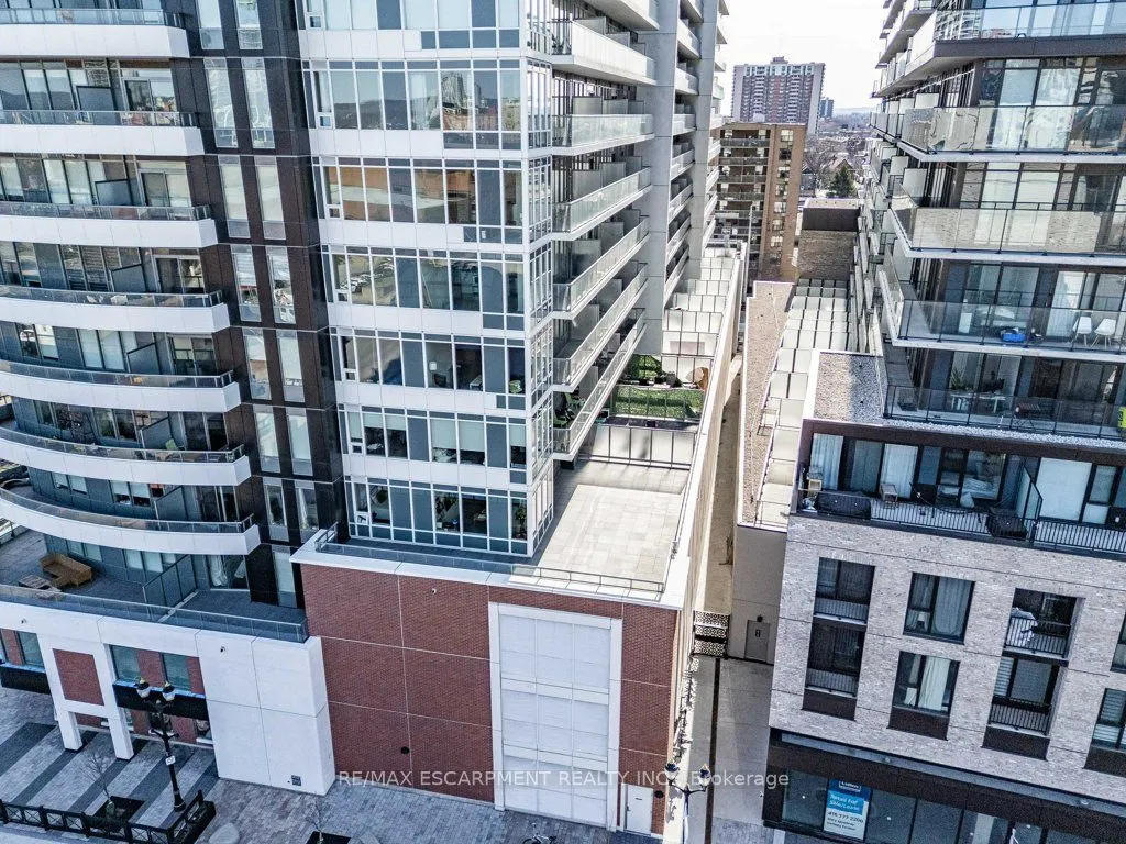 212 King William Street E, #415