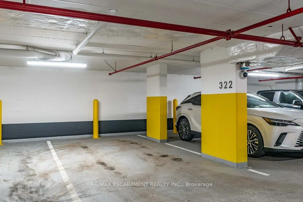 212 King William Street E, #415