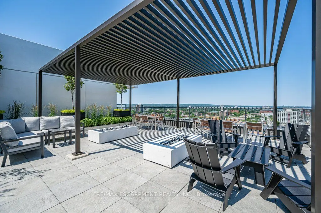 212 King William Street E, #415