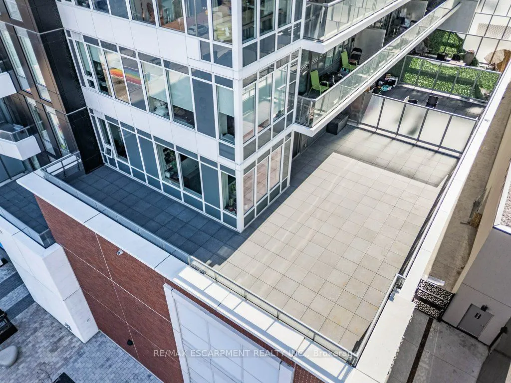 212 King William Street E, #415