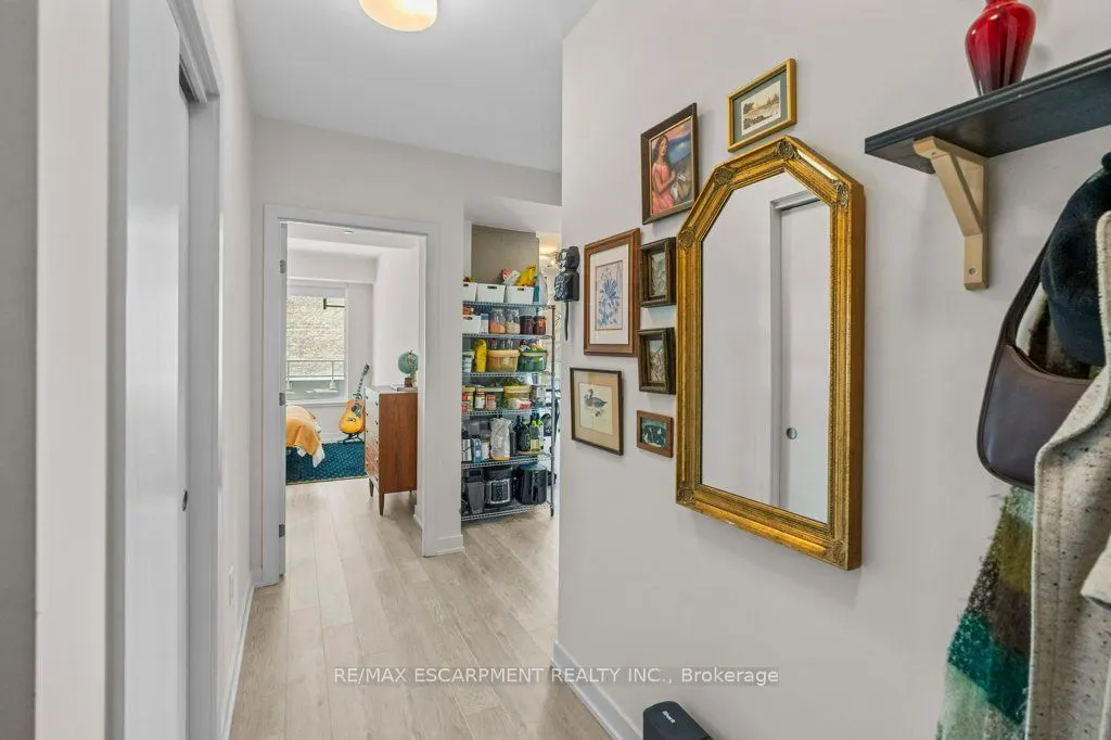 212 King William Street E, #415