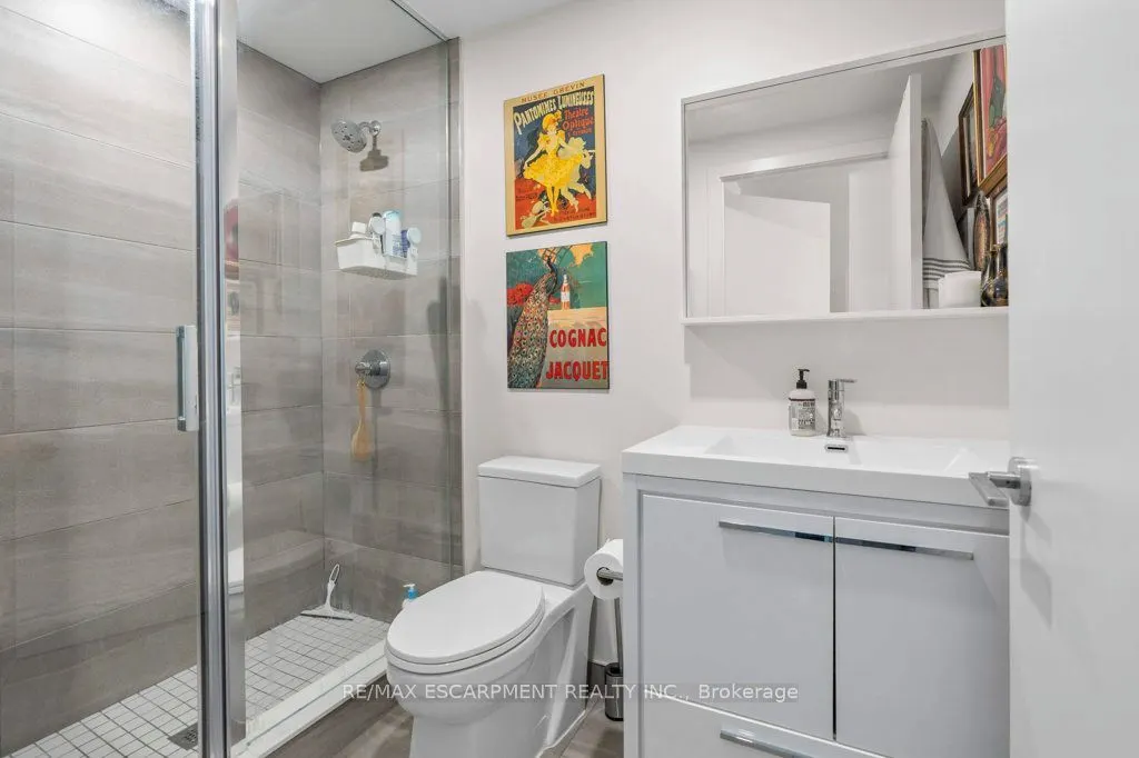 212 King William Street E, #415
