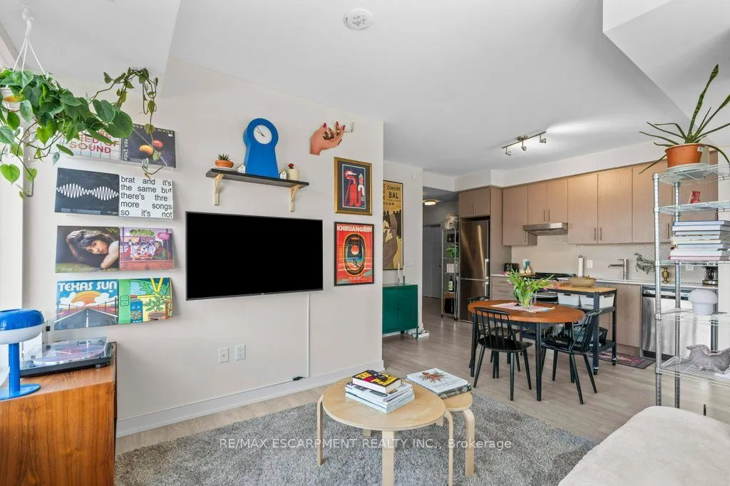 212 King William Street E, #415