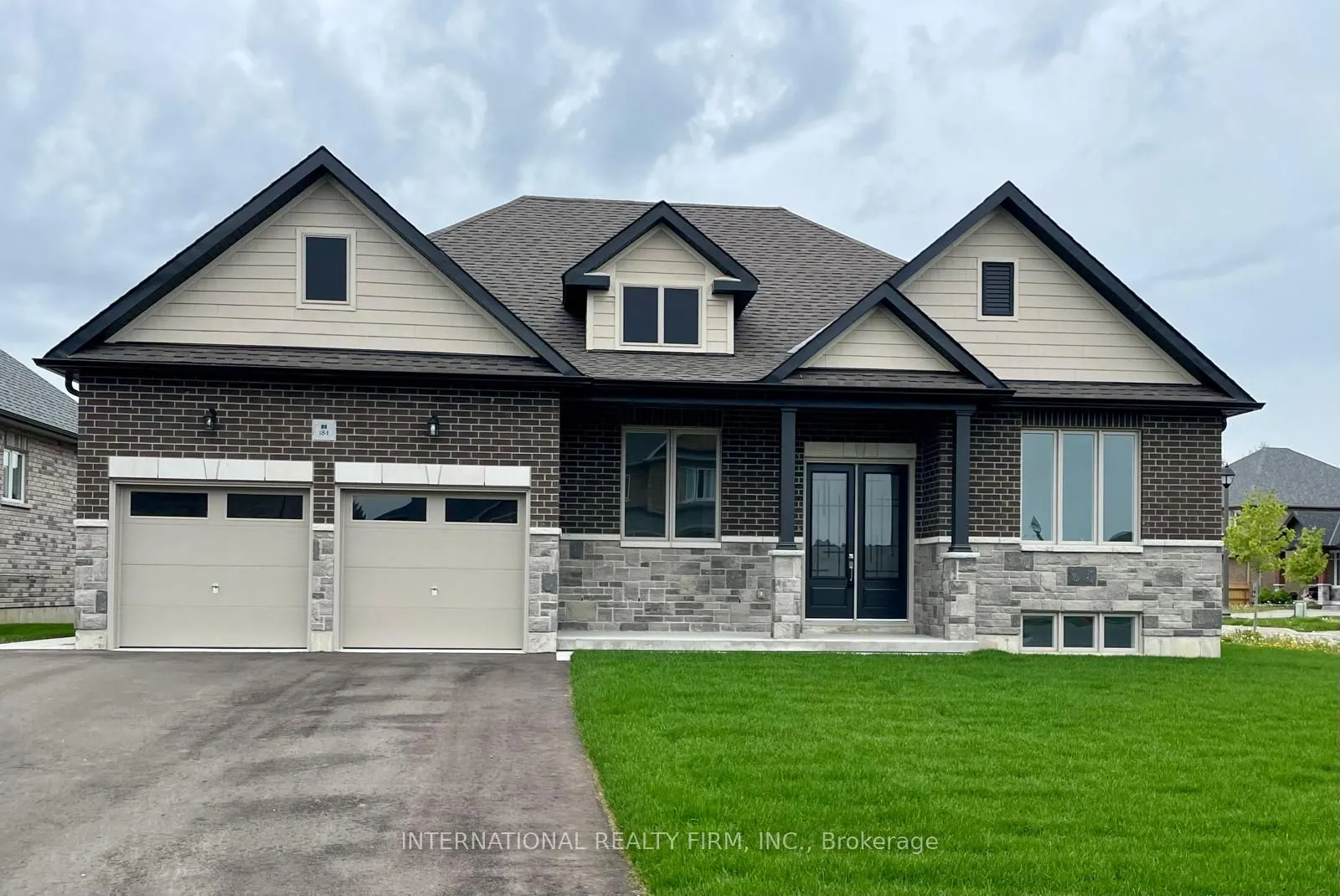 184 Sanderling Crescent, #MAIN FLOOR