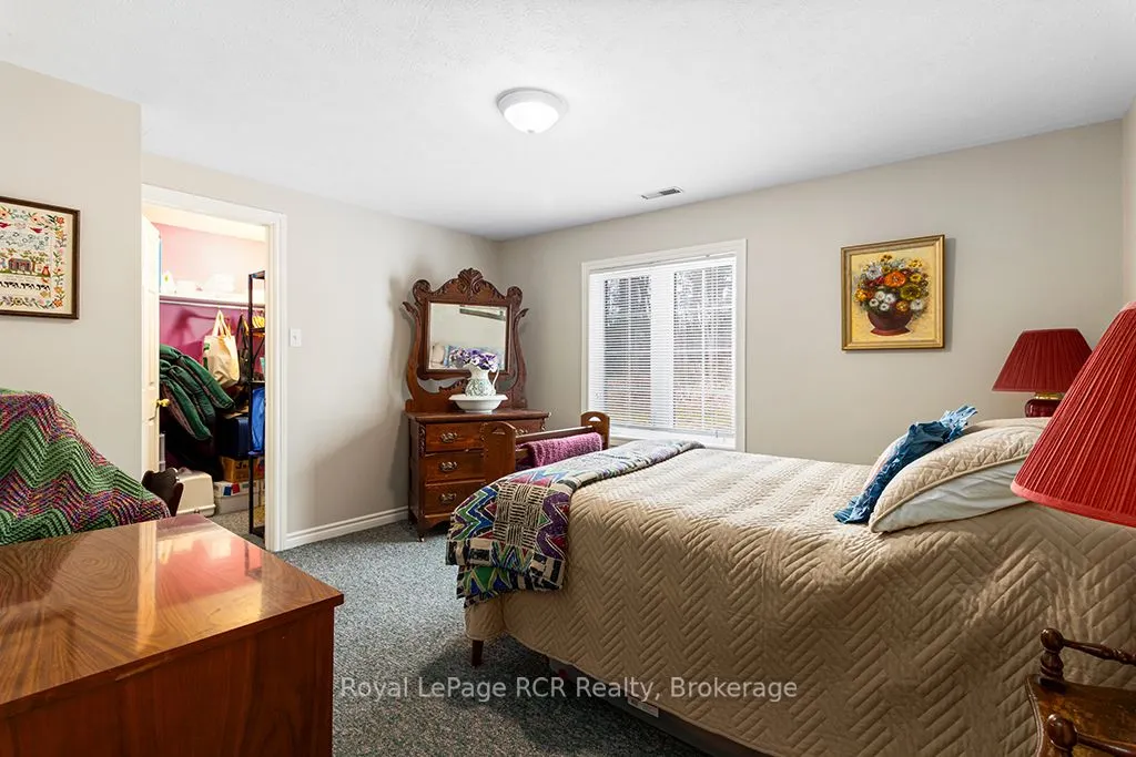 107 MAPLE RIDGE Crescent