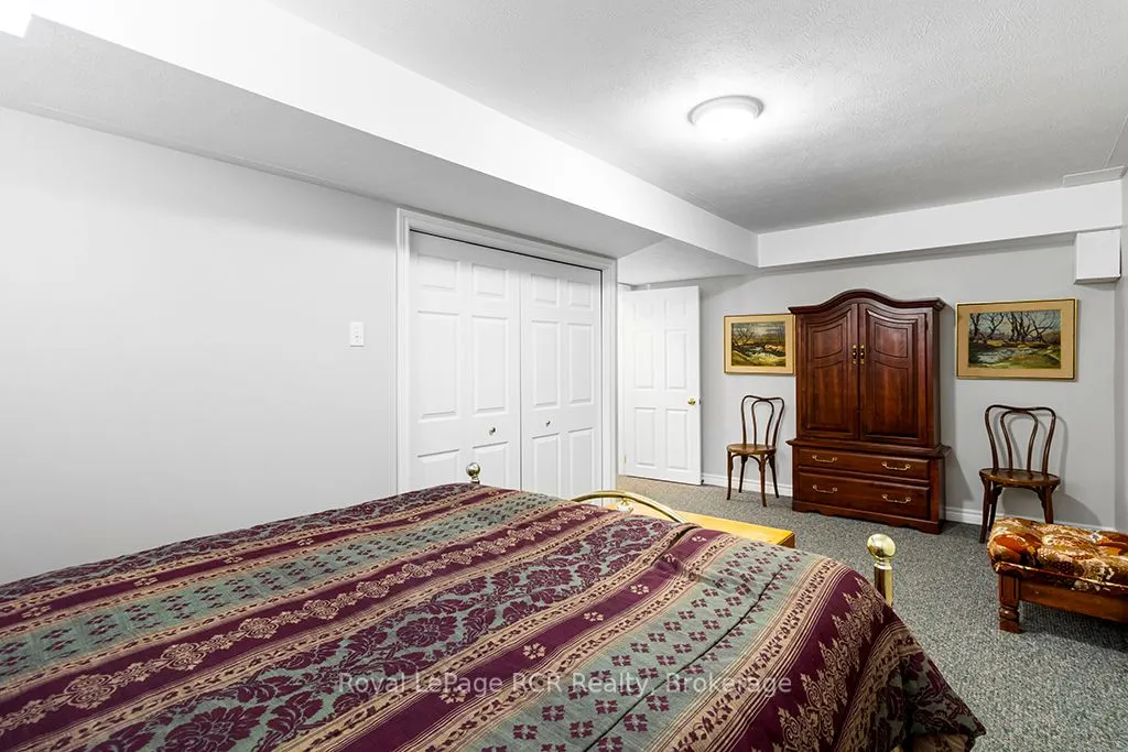 107 MAPLE RIDGE Crescent