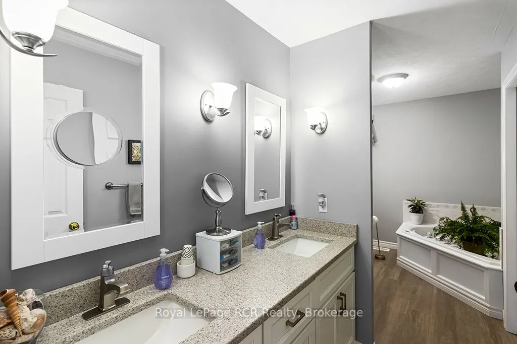 107 MAPLE RIDGE Crescent