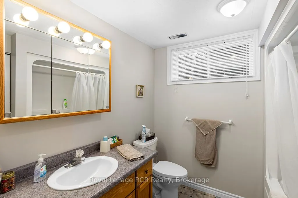 107 MAPLE RIDGE Crescent