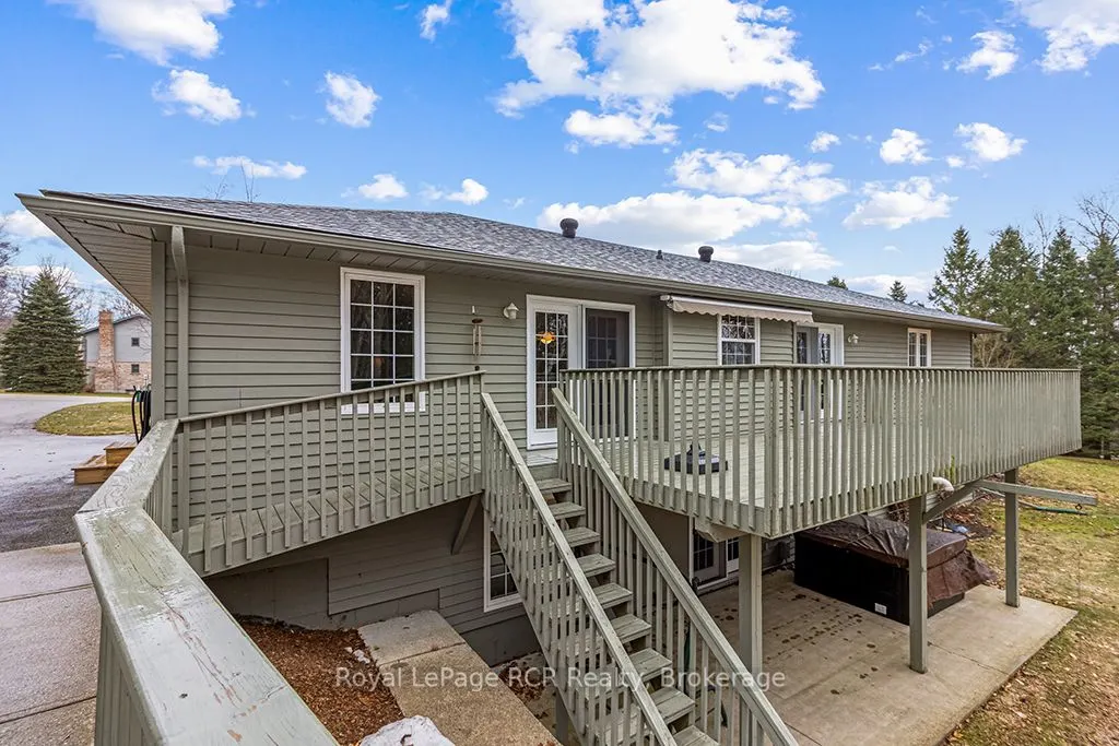 107 MAPLE RIDGE Crescent