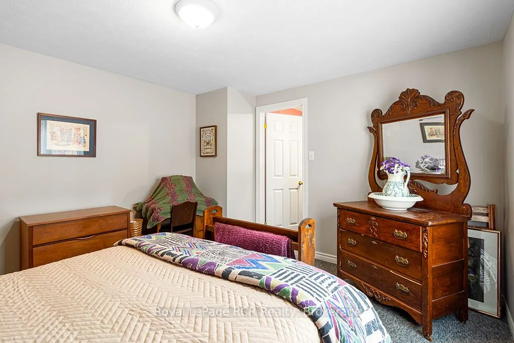 107 MAPLE RIDGE Crescent