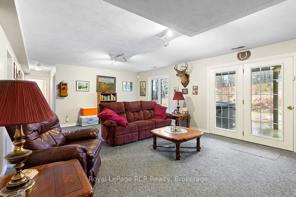 107 MAPLE RIDGE Crescent