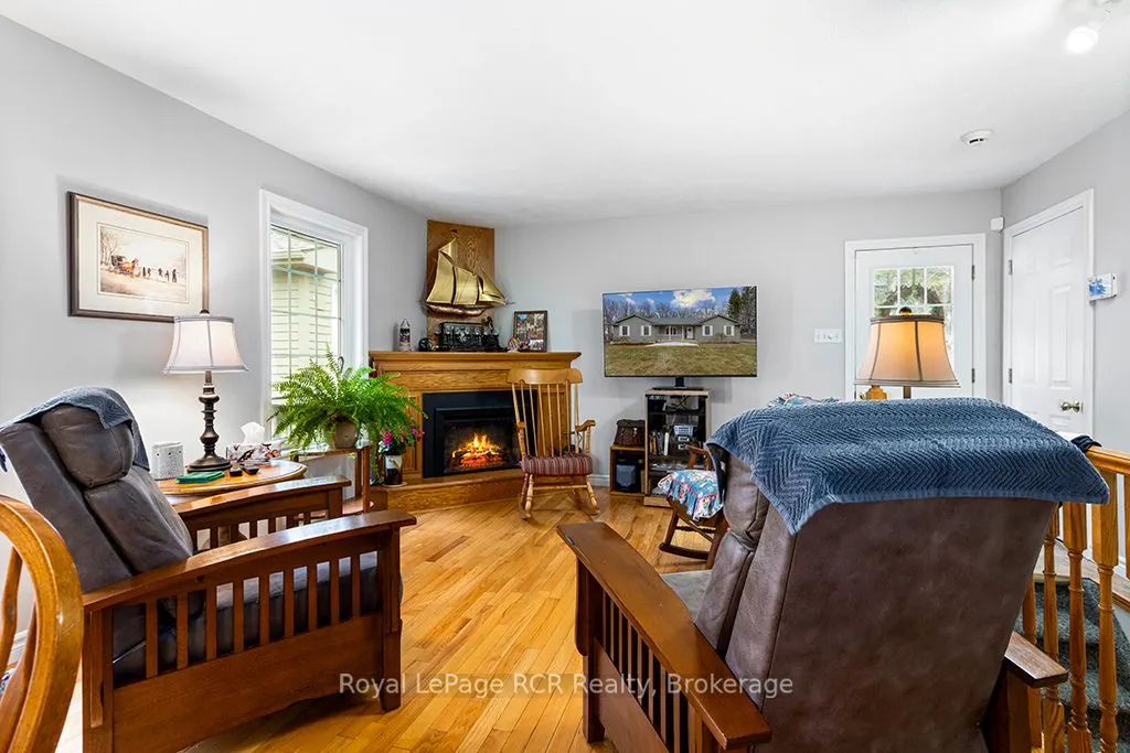 107 MAPLE RIDGE Crescent