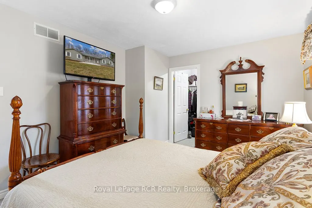 107 MAPLE RIDGE Crescent