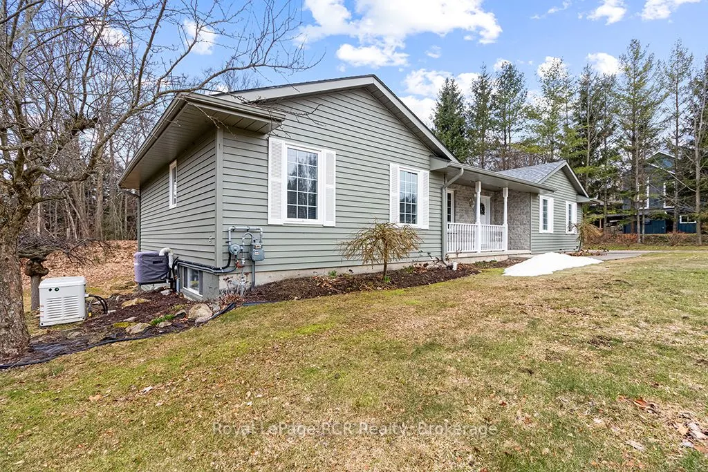 107 MAPLE RIDGE Crescent