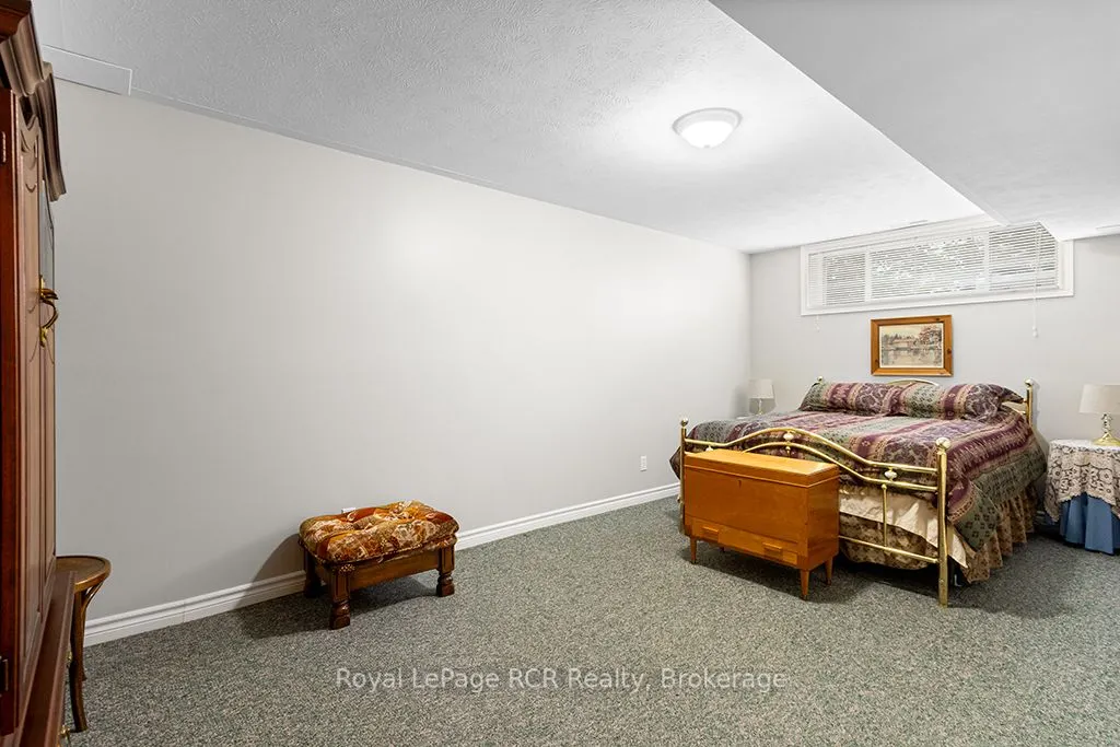 107 MAPLE RIDGE Crescent