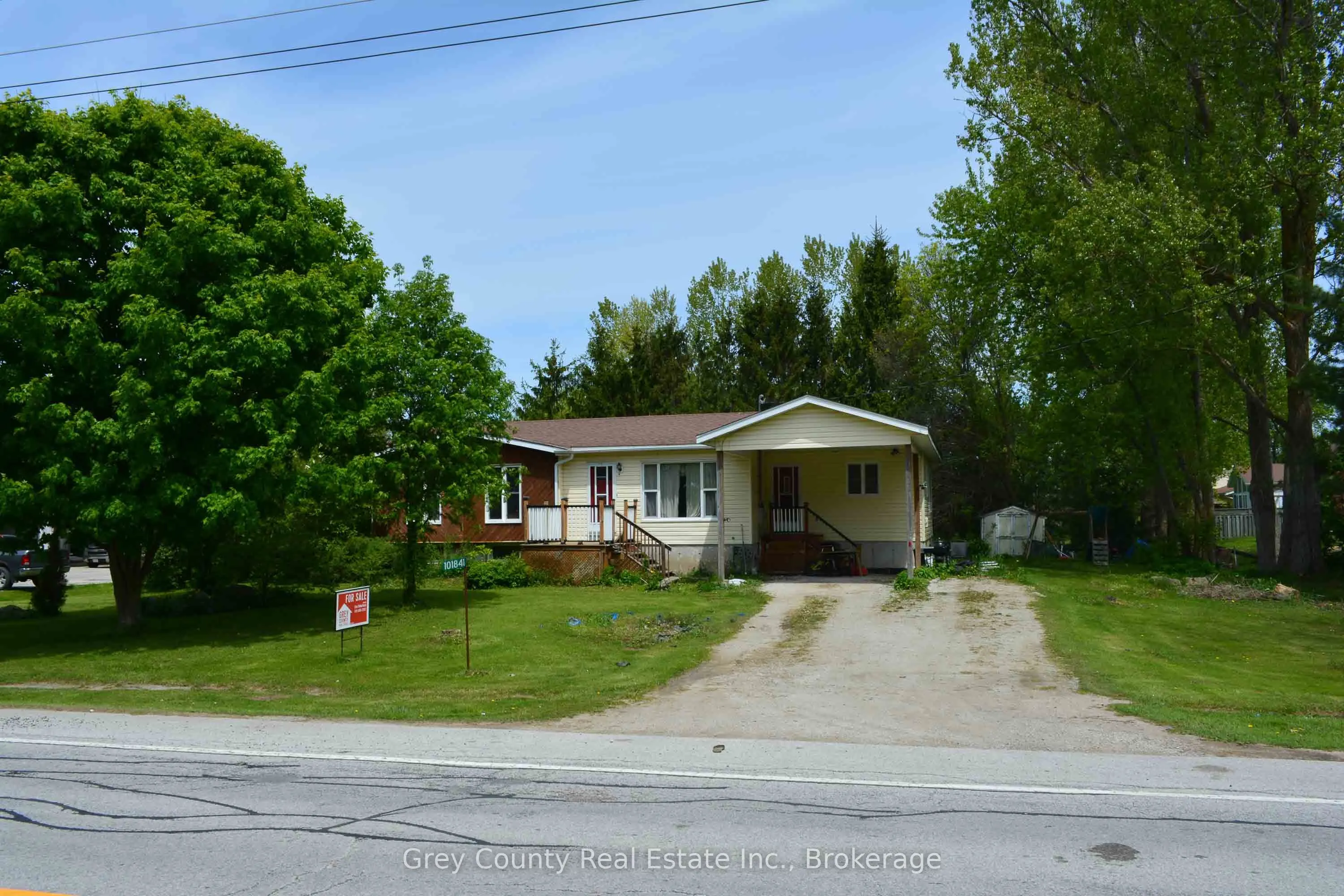 101841 Grey Road 5 Road