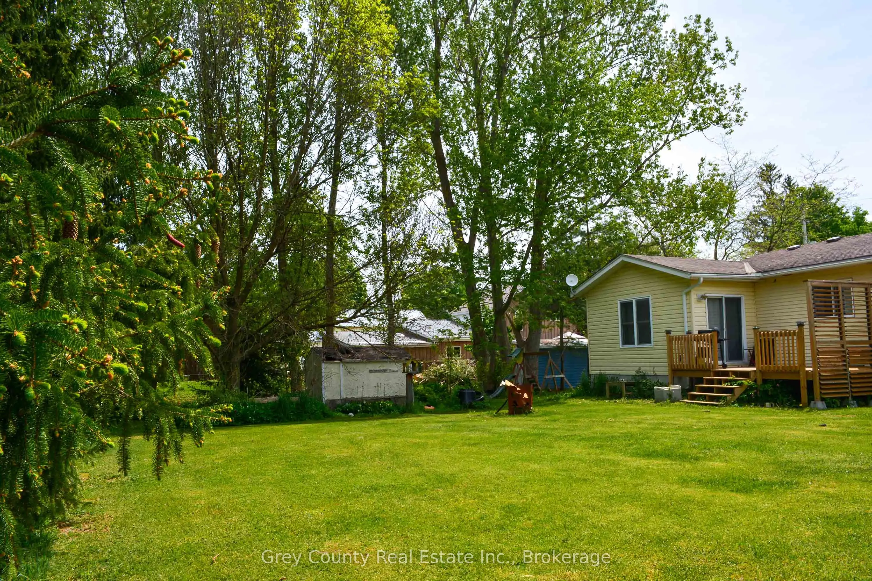 101841 Grey Road 5 Road