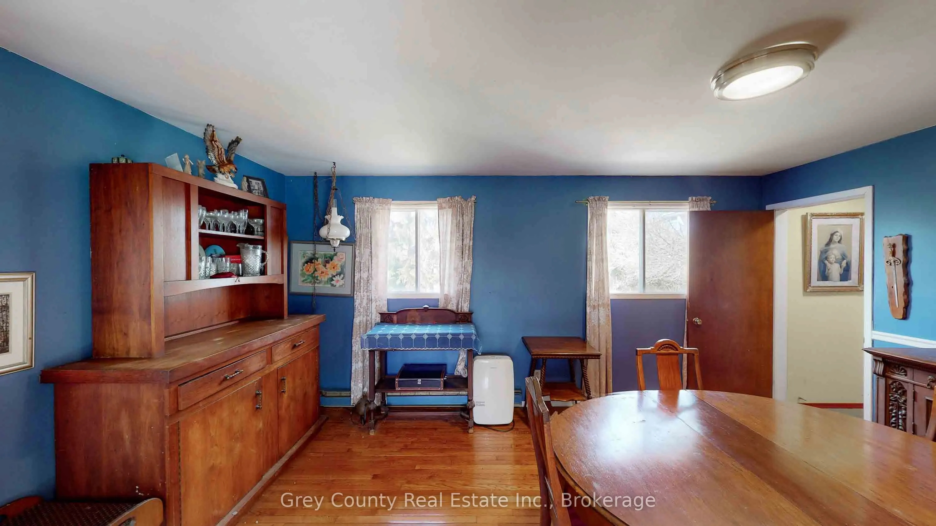 101841 Grey Road 5 Road
