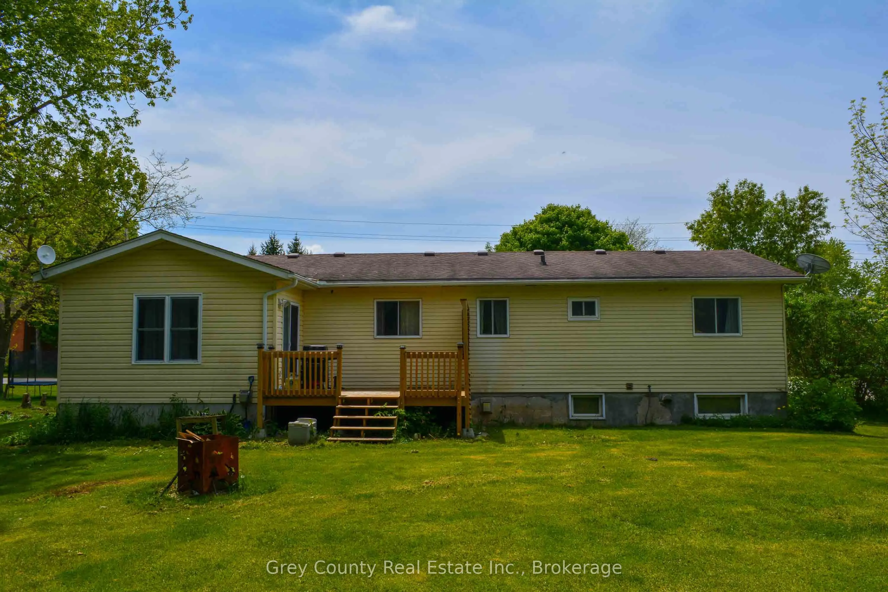101841 Grey Road 5 Road