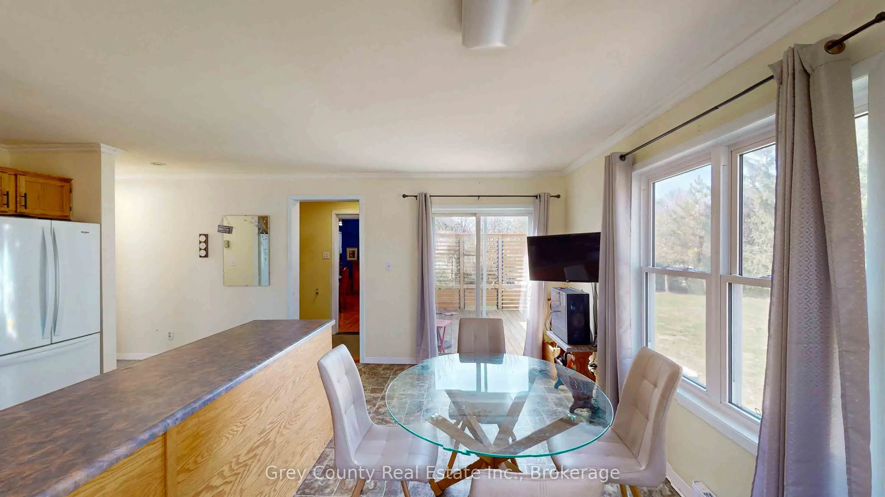 101841 Grey Road 5 Road
