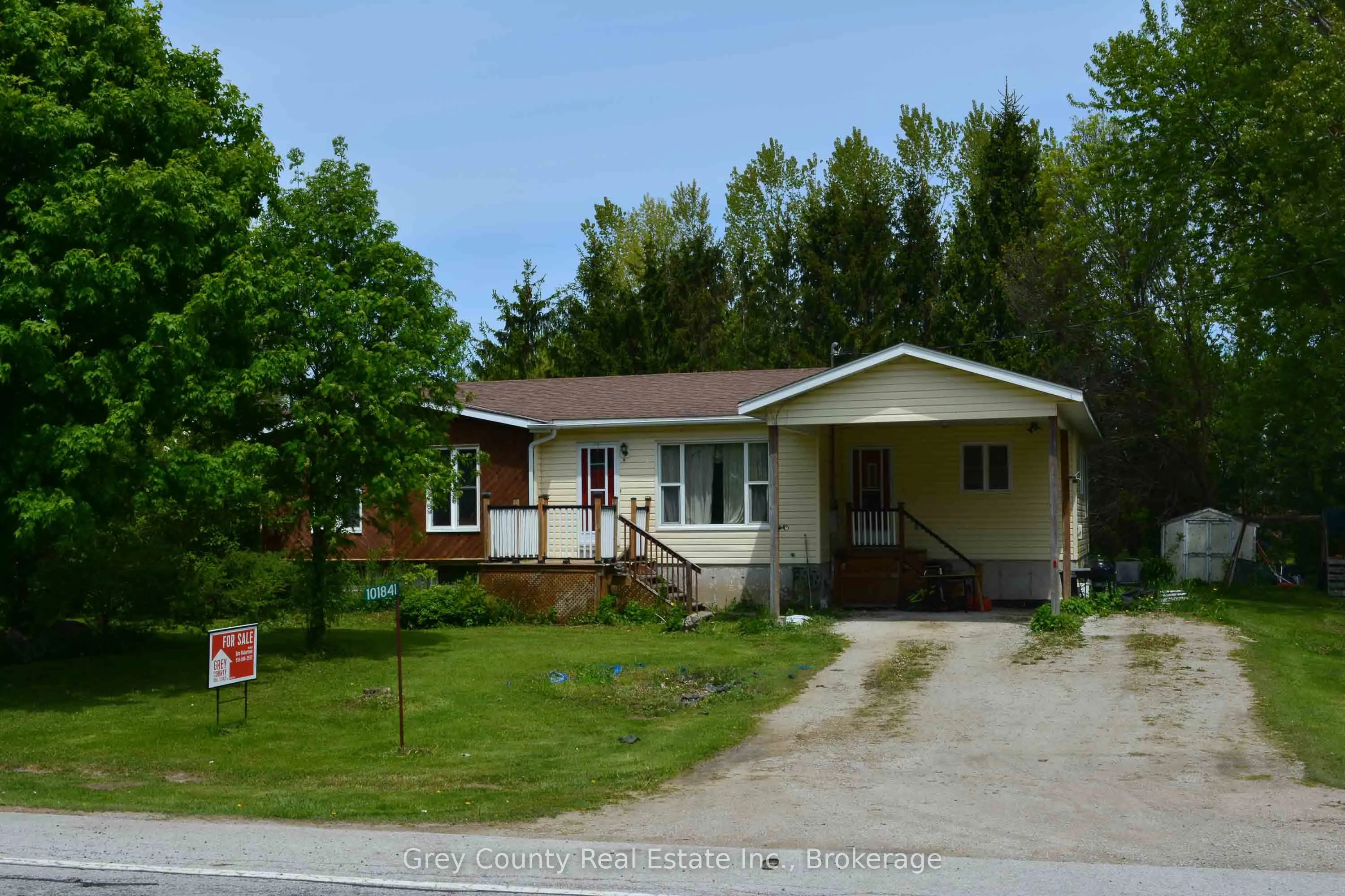 101841 Grey Road 5 Road