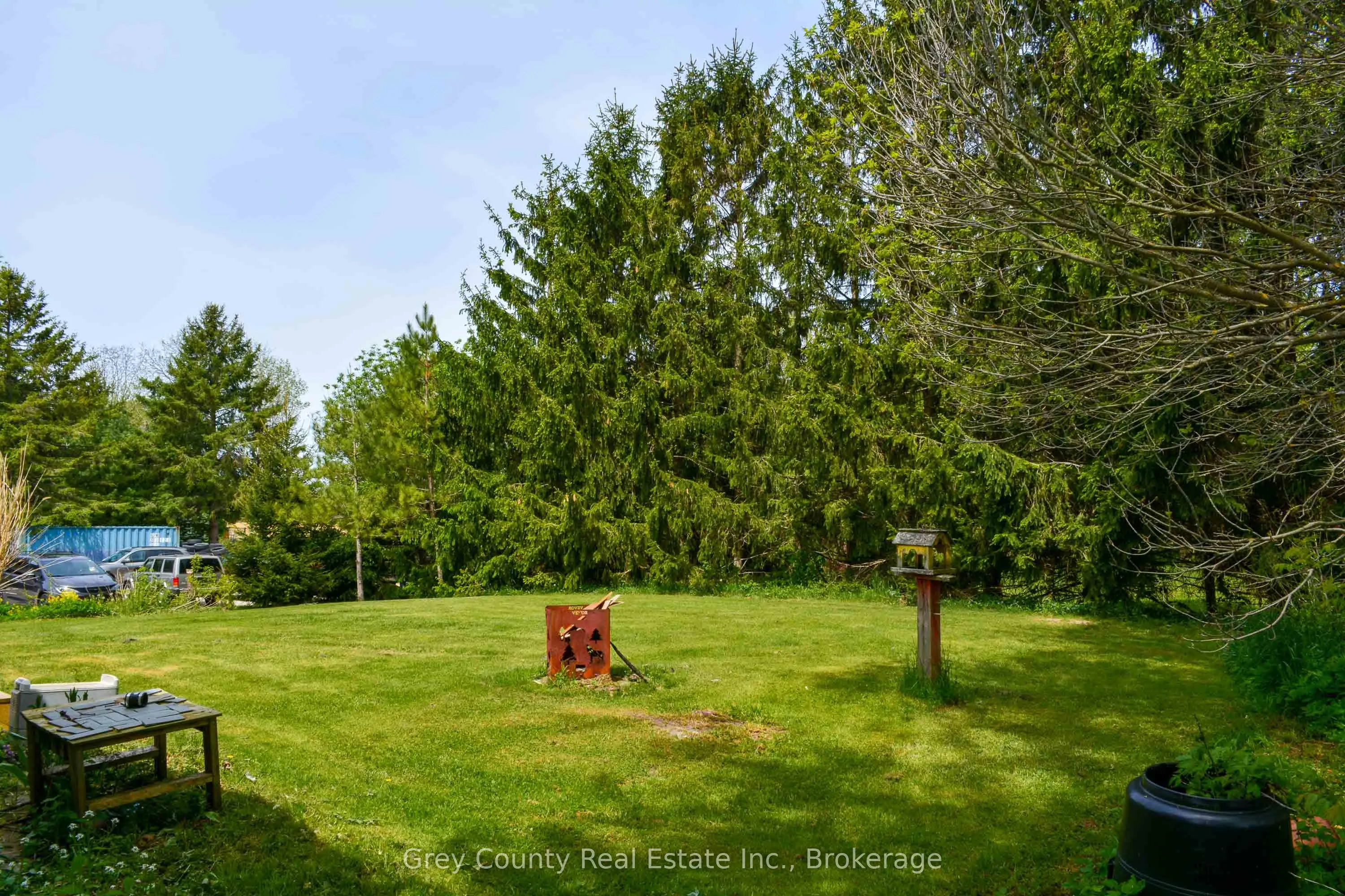 101841 Grey Road 5 Road