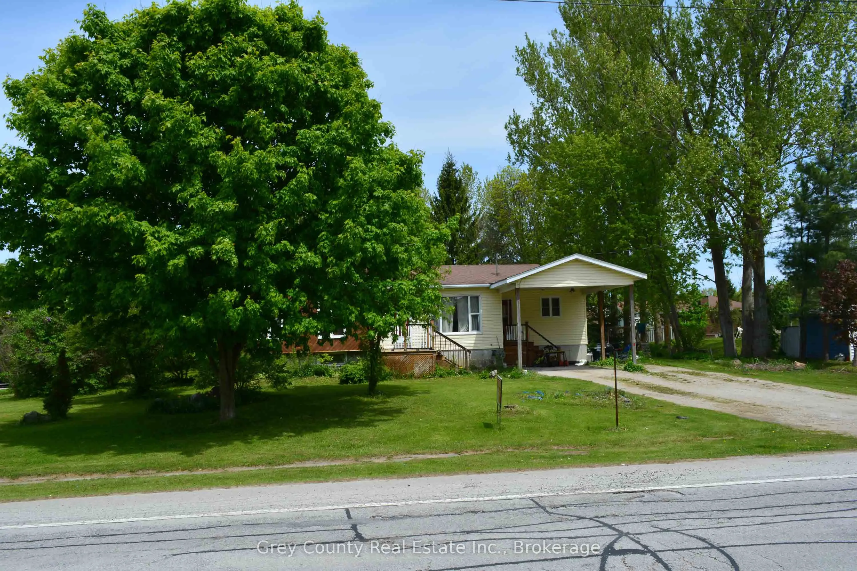 101841 Grey Road 5 Road